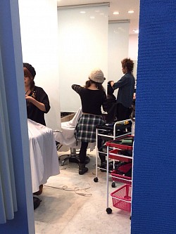 美容院営業中の様子